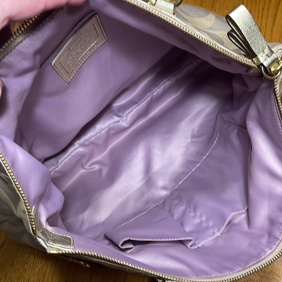 COACH DAISY POPPY X-LARGE SIGNATURE TOTE - Picture 11 of 15